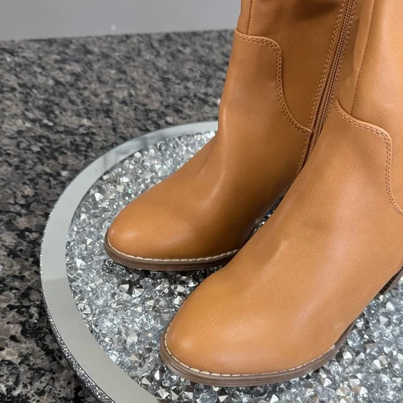 Universal Thread Tan Heeled Boots - Picture 6 of 14